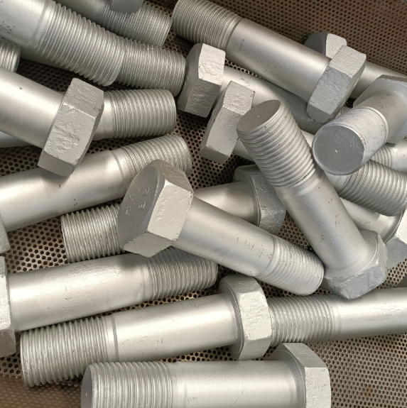 ¿Cuál es la diferencia entre pernos galvanizados en caliente y pernos Dacromet?